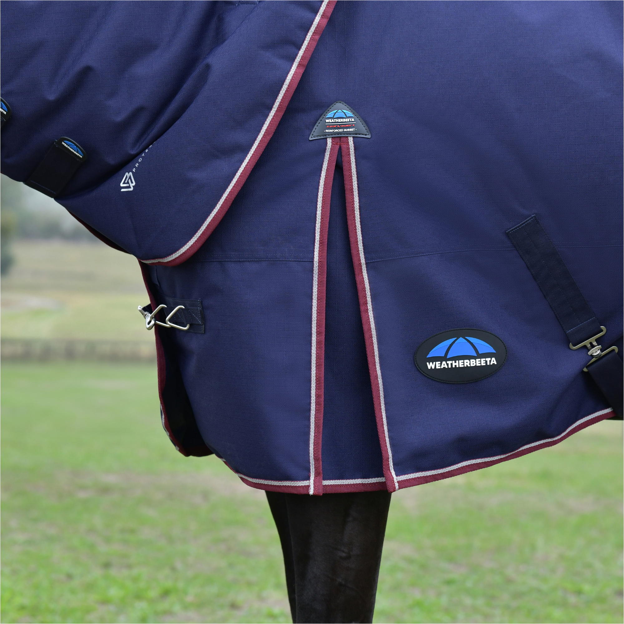 2025 WeatherBeeta Comfitec Essential Turnout Detach-A-Neck 1029014 - Navy